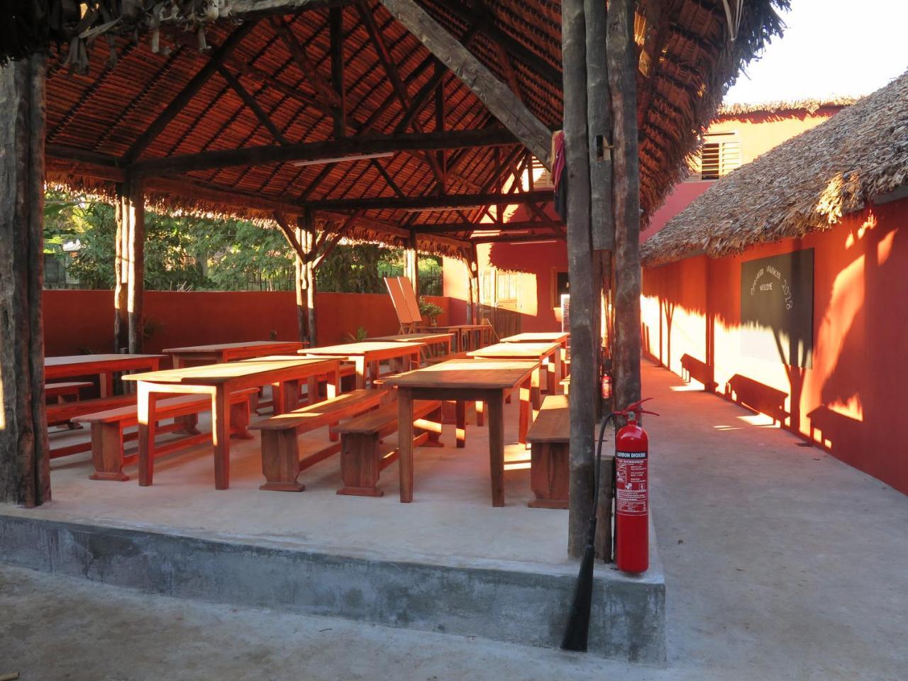 Youth Hostel Ambondrona  Ngoại thất bức ảnh